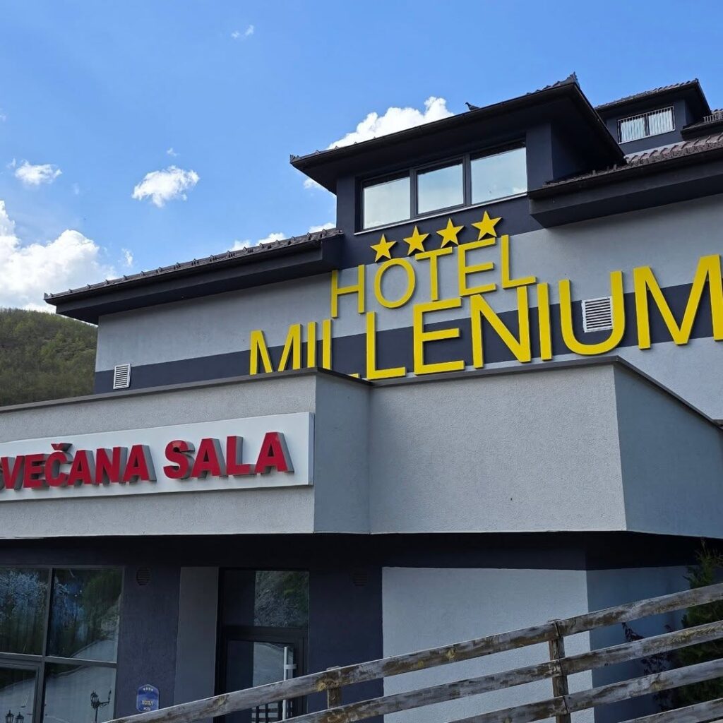Hotel Millenium Selimović Tutin pruža udoban smeštaj, restoran i wellness sadržaje za prijatan odmor i boravak u Tutinu.